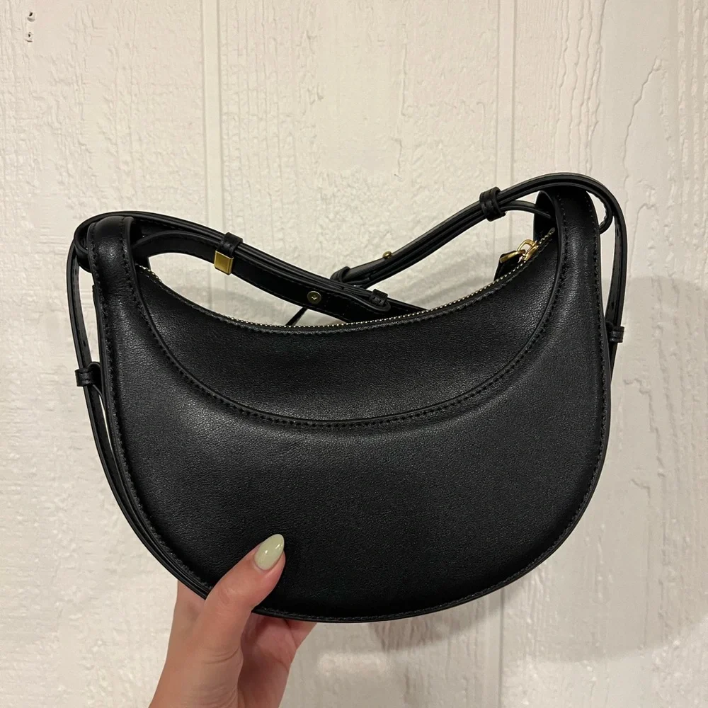 Elegant Black Shoulder Bag - Picture 4 of 7